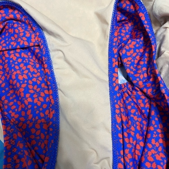 J.Crew one piece ruffle low back blue with small red leaf pattern size 8 - Picture 8 of 12